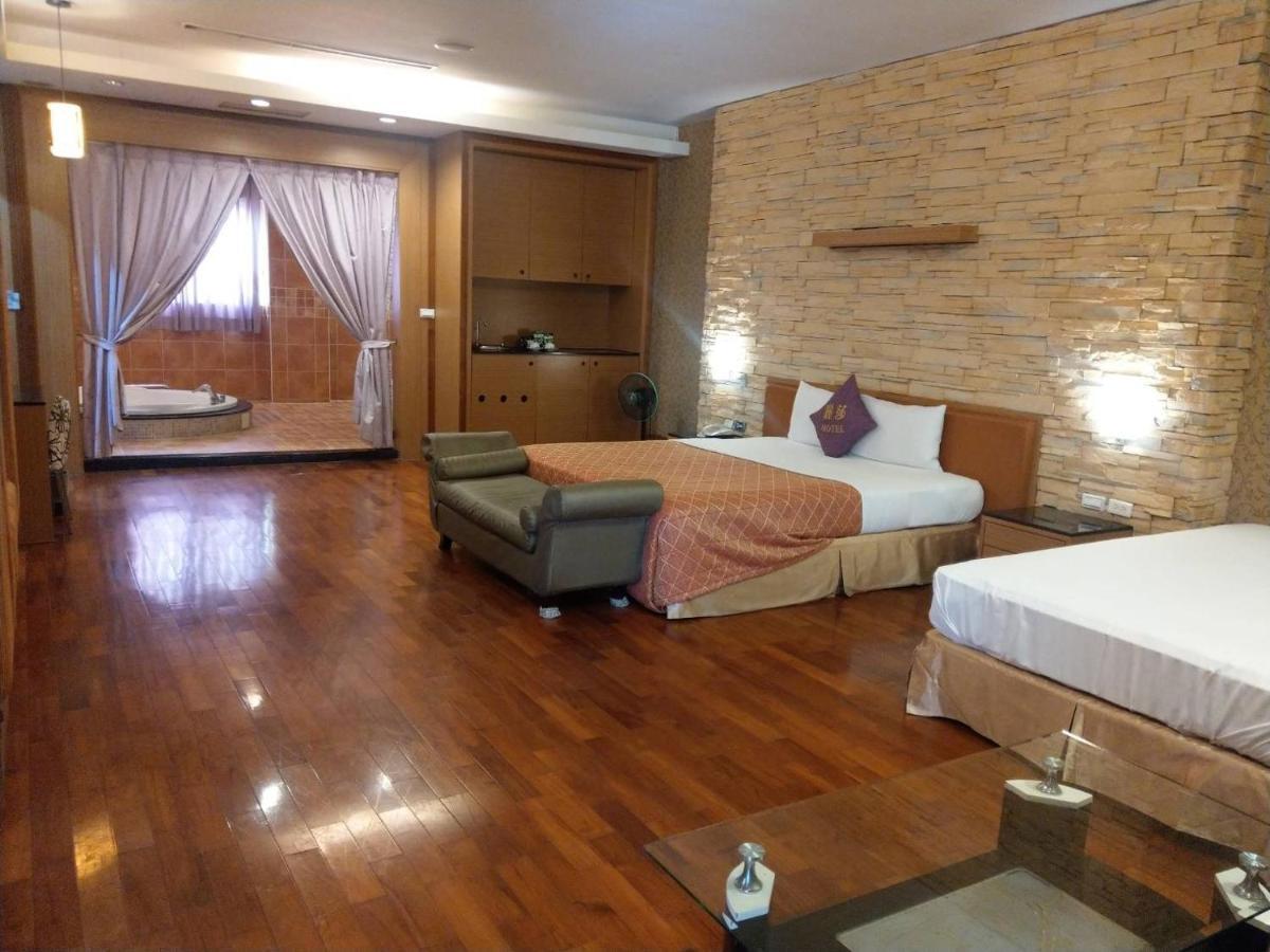 Lisa Motel Kaohsiung Exterior photo